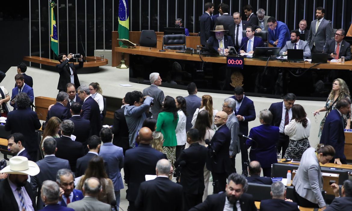 iZap Softworks - Câmara aprova projeto que reajusta salários de servidores públicos